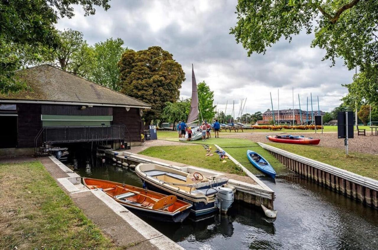 The Lensbury Resort Teddington Eksteriør bilde