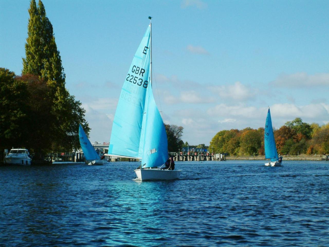 The Lensbury Resort Teddington Eksteriør bilde